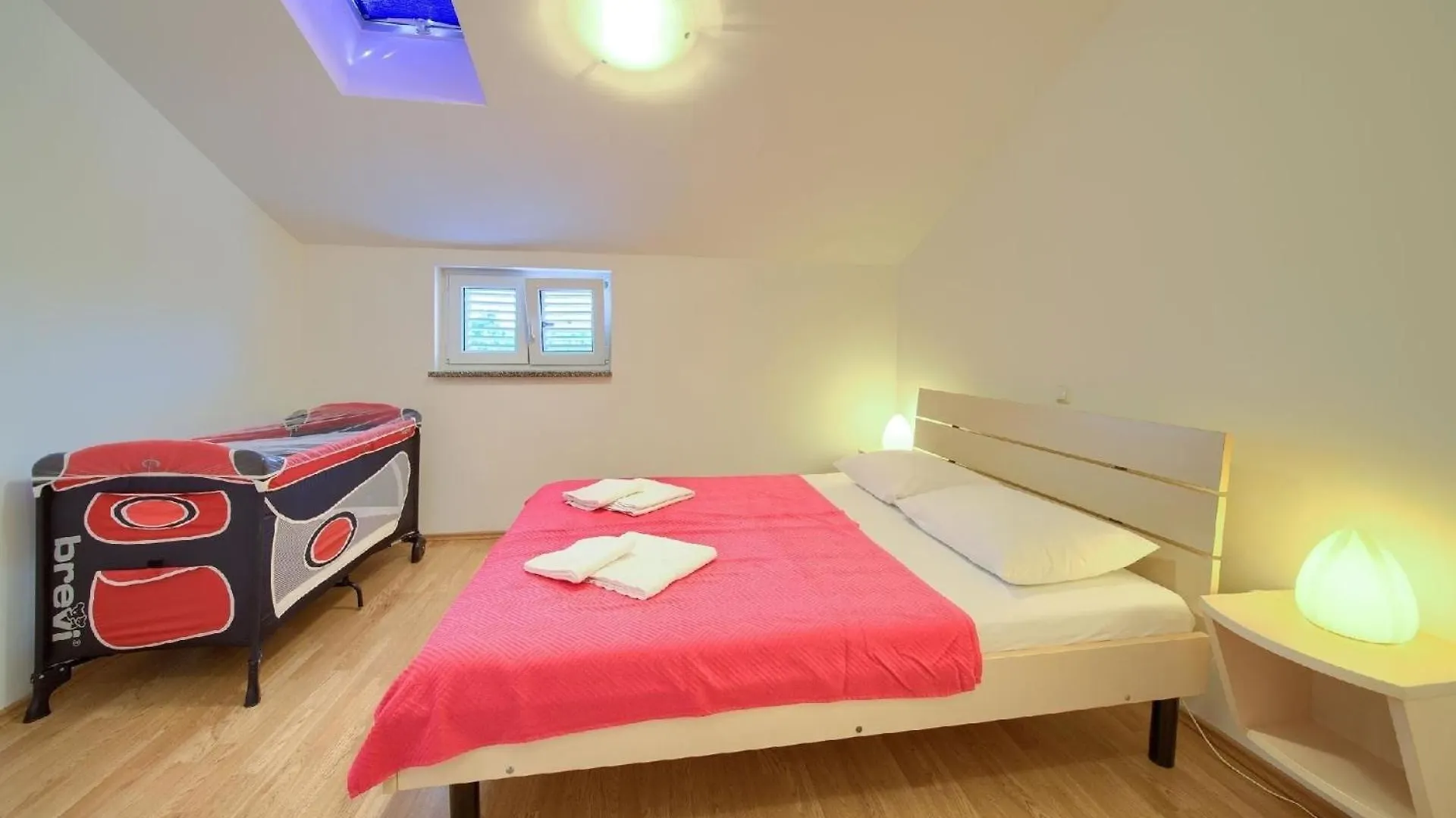 Nette Wohnung In Silo Mit Moeblierter Terrasse Šilo
