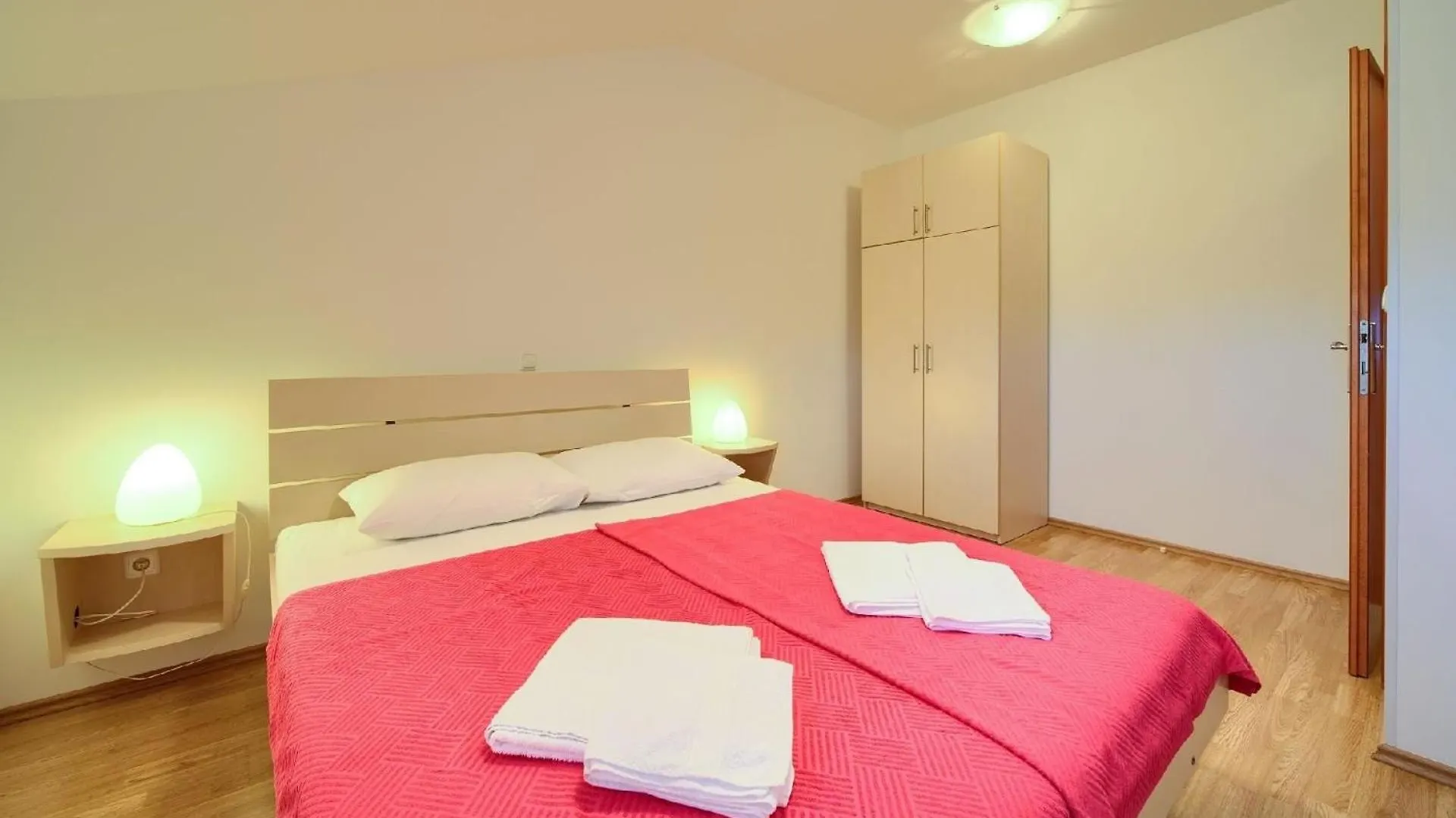 Apartment Nette Wohnung In Silo Mit Moeblierter Terrasse